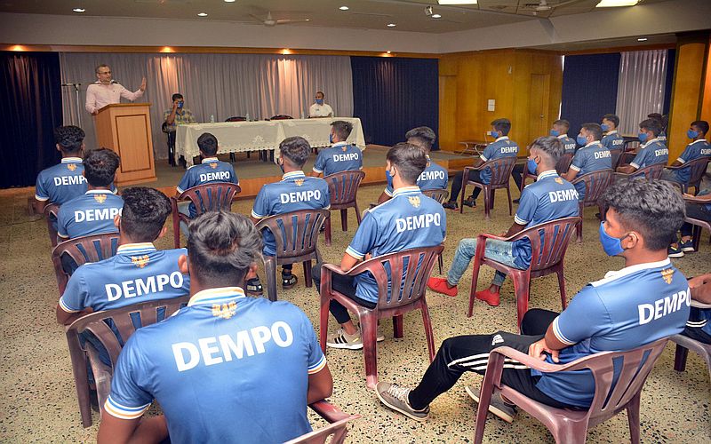 Club President, Mr. Shrinivas Dempo addressing the Dempo Sports Club - Senior Team